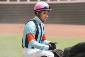 C.ルメール×イクイノックス厩舎「大器」が武豊×話題の白毛馬を下してデビューV！ 「ダービー候補」と言われた兄が立てなかった東京の大舞台へ