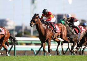 1番人気完敗の武豊「やりたい競馬はできた」、2番人気川田将雅も“流し”運転気味…!? 10番人気快勝で23万馬券の大荒れを生んだジョッキー心理