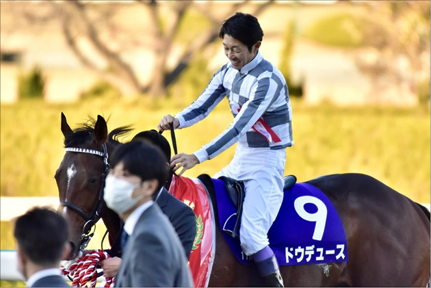 【有馬記念】武豊×ドウデュース大本命でも万馬券ゲット!? 今話題の情報会社「暁」の関係者が「ドウデュースが食われるかも」と警戒する絶好調の穴馬とはの画像1