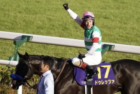 C.ルメール「菊花賞」相棒は第2のドゥレッツァ!? 「長距離の重賞を狙えます」単勝1.6倍ヘデントール3馬身半差で古馬を一蹴