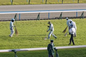 テーオーロイヤル、ドゥレッツァの骨折も無関係ではない!? タイムトライアルのような京都の高速馬場…宝塚記念前の「怪時計連発」に懸念の声